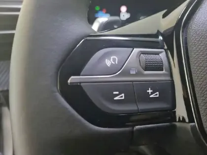 Photo 27 Peugeot 208  Hybrid 110 e-DCS6