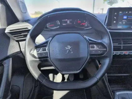 Photo 8 Peugeot 2008  PureTech 100 S&S BVM6