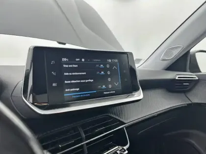 Photo 40 Peugeot 2008  PureTech 100 S&S BVM6