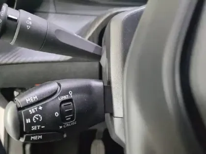Photo 44 Peugeot 208  PureTech 75 S&S BVM5