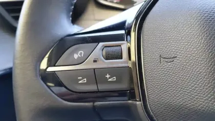 Photo 16 Peugeot 208  PureTech 75 S&S BVM5