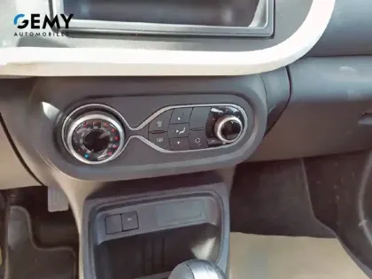 Photo 12 Renault Twingo  III Achat Intégral - 21