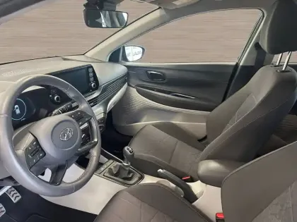 Photo 14 Hyundai Bayon  1.0 T-GDi 100 Hybrid 48V