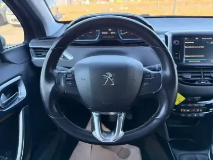 Photo 8 Peugeot 2008  1.2 PureTech 130ch S&S BVM6