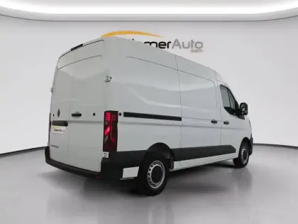 Photo 47 Renault Master  FG BLUE DCI 130 L2H2 3T5 TR