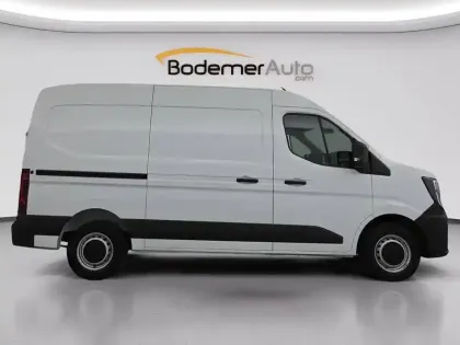 Photo 48 Renault Master  FG BLUE DCI 130 L2H2 3T5 TR