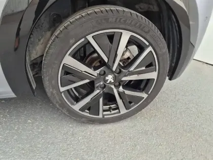 Photo 25 Peugeot 208  PureTech 130 S&S EAT8