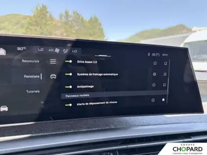 Photo 26 Peugeot 5008  Hybrid 145 ch e-DCS6