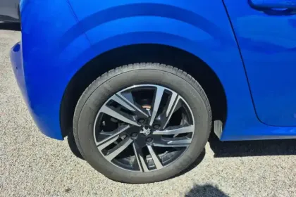 Photo 14 Peugeot 208  PureTech 100 S&S BVM6