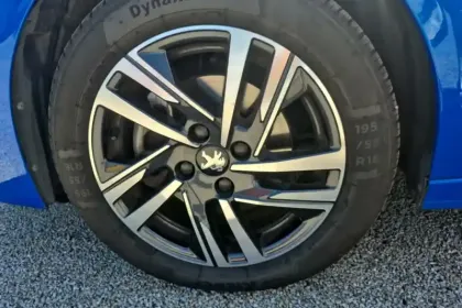 Photo 11 Peugeot 208  PureTech 100 S&S BVM6