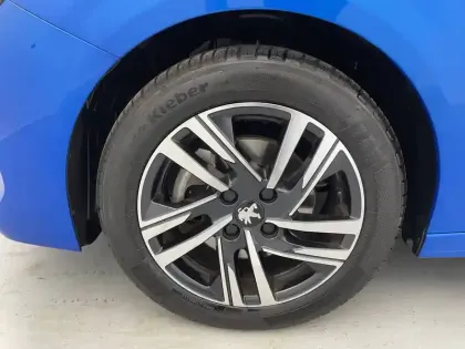 Photo 40 Peugeot 208  PureTech 100 S&S BVM6