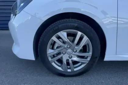 Photo 25 Peugeot 208  PureTech 100 S&S BVM6