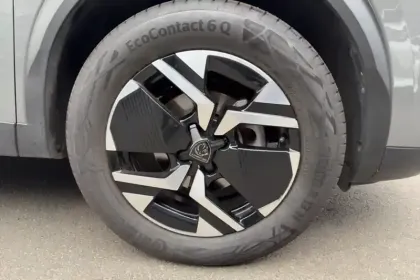 Photo 13 Peugeot 2008  PureTech 130 S&S EAT8
