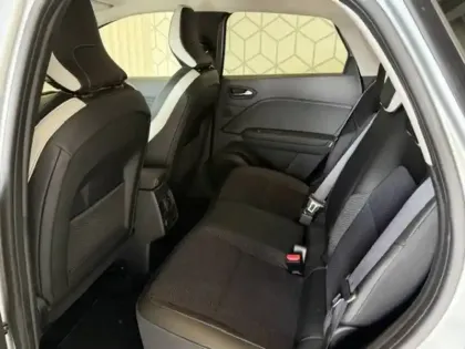 Photo 22 Renault Captur  E-Tech full hybrid 145