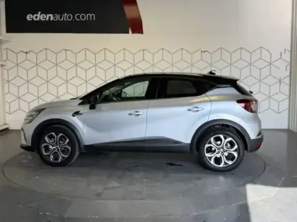 Photo 32 Renault Captur  E-Tech full hybrid 145