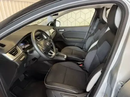 Photo 9 Renault Captur  E-Tech full hybrid 145