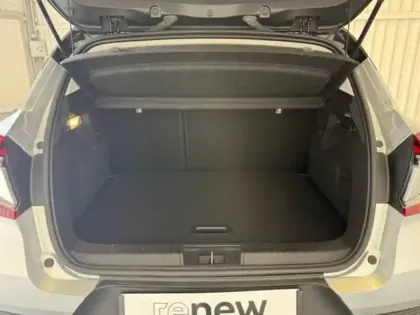 Photo 12 Renault Captur  E-Tech full hybrid 145