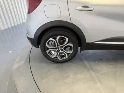 Photo 35 Renault Captur  E-Tech full hybrid 145