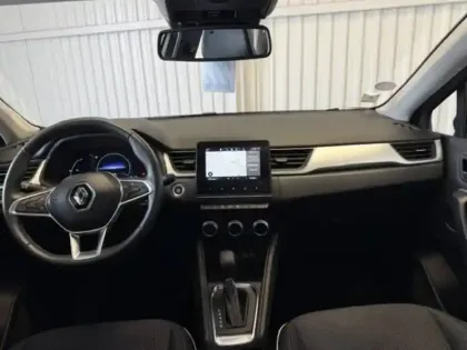 Photo 10 Renault Captur  E-Tech full hybrid 145