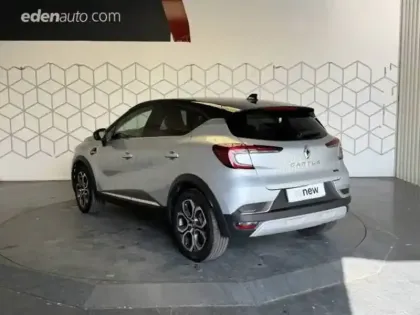 Photo 25 Renault Captur  E-Tech full hybrid 145