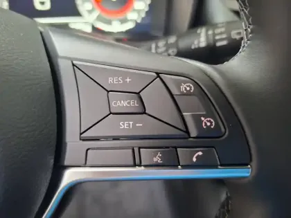 Photo 11 Nissan Juke  HYBRID 143