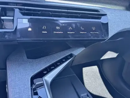 Photo 17 Peugeot 3008  Electrique 210 ch 73 kWh