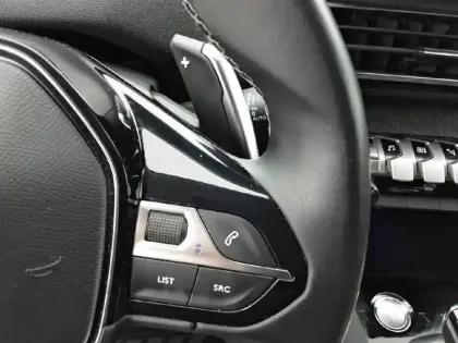 Photo 11 Peugeot 3008  Hybrid 225 e-EAT8