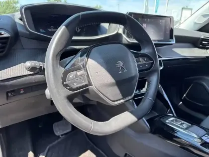 Photo 8 Peugeot 2008  Electrique 136 ch