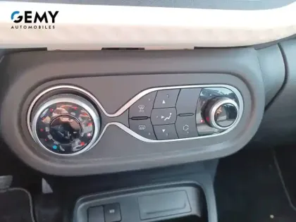 Photo 16 Renault Twingo  III E-Tech