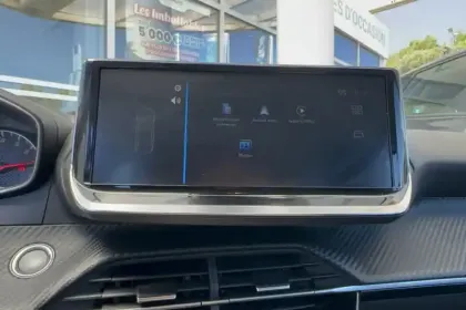 Photo 24 Peugeot 208  Auto-Ecole PureTech 100 S&S BVM6