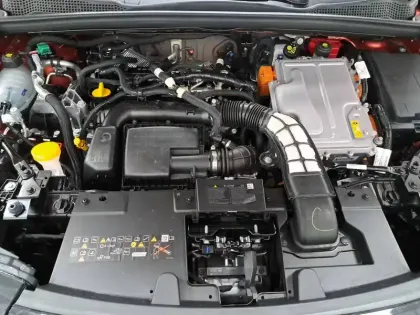 Photo 13 Renault Captur  E-Tech full hybrid 160 ch