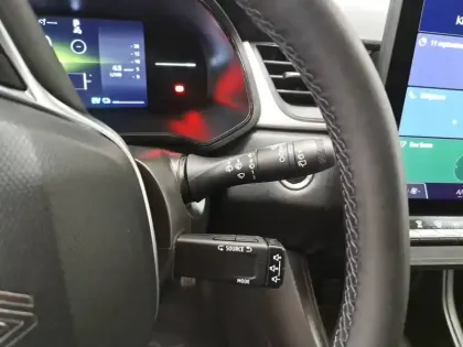 Photo 29 Renault Captur  E-Tech full hybrid 160 ch