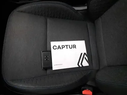 Photo 41 Renault Captur  E-Tech full hybrid 160 ch