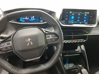 Photo 13 Peugeot 208  Electrique 50 kWh 136ch