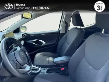 Photo 32 Toyota Yaris  116h Dynamic 5p MC24