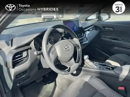 Photo 8 Toyota C-HR  1.8 Hybride 122ch Design Ultimate E-CVT