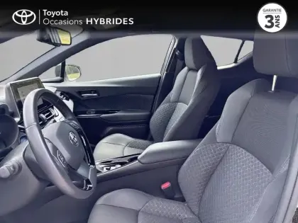 Photo 10 Toyota C-HR  2.0 Hybride 184ch Design Ultimate E-CVT