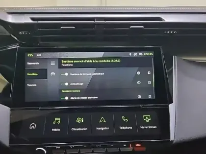 Photo 39 Peugeot 308  Hybrid 136 e-DCS6