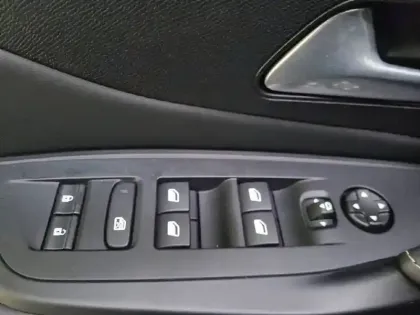Photo 46 Peugeot 308  Hybrid 136 e-DCS6