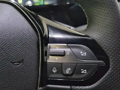 Photo 45 Peugeot 308  Hybrid 136 e-DCS6
