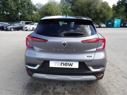 Photo 9 Renault Captur  E-Tech full hybrid 145