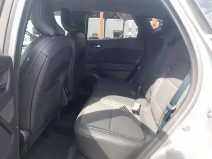 Photo 14 Renault Captur  E-Tech full hybrid 160 ch