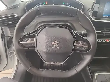 Photo 8 Peugeot 208  PureTech 100 S&S BVM6