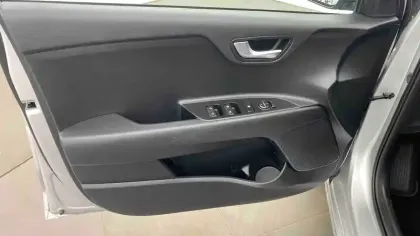 Photo 25 Kia Rio  1.0 T-GDi 100 ch BVM6