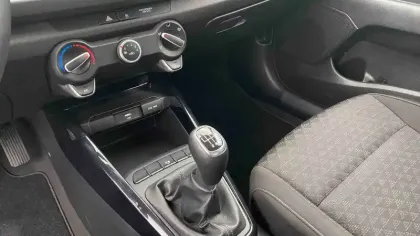 Photo 17 Kia Rio  1.0 T-GDi 100 ch BVM6