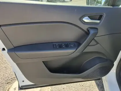 Photo 10 Renault Captur  E-Tech full hybrid 145