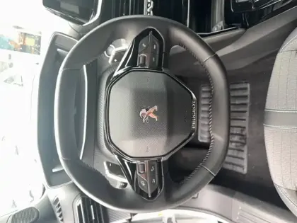 Photo 21 Peugeot 2008  PureTech 130 S&S EAT8