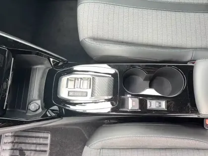Photo 25 Peugeot 2008  PureTech 130 S&S EAT8