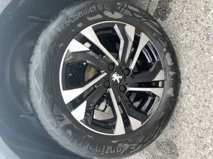 Photo 17 Peugeot 2008  PureTech 130 S&S EAT8