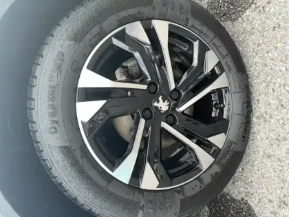 Photo 18 Peugeot 2008  PureTech 130 S&S EAT8